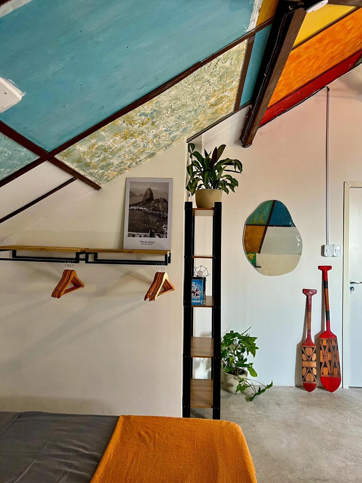 Under the colours of the attic